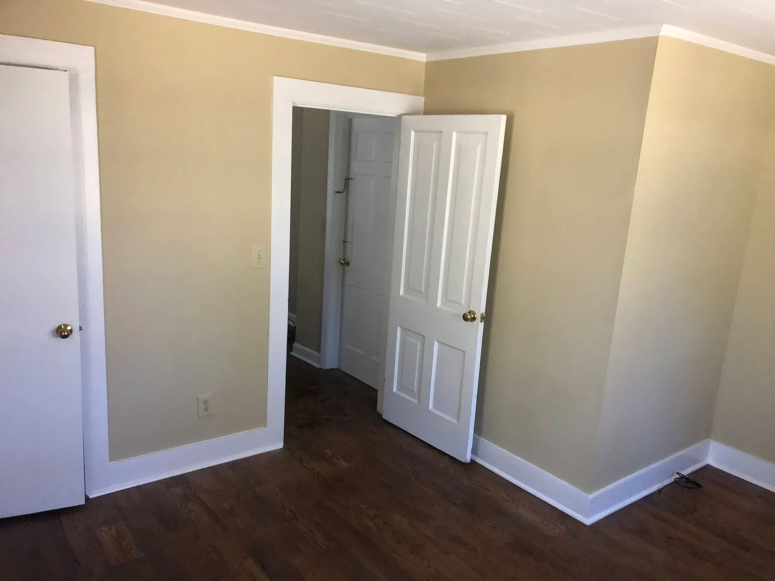 1 bed, 700 sqft, $975 — Photo 3