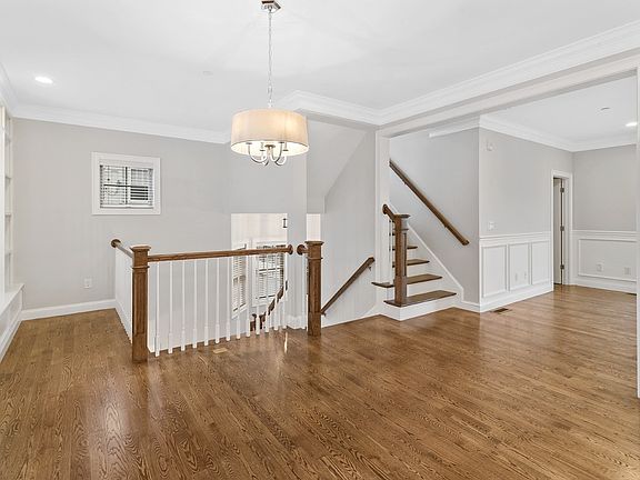 5th image of 38 Millmont St #38