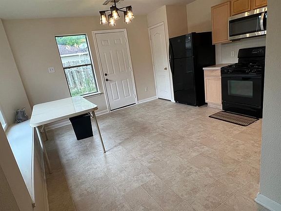 5th image of 3026 John Locke Ln