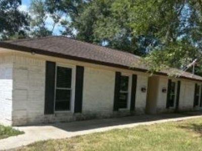 228 Oak Manor Dr, Alvin, TX, 77511