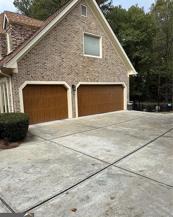 2nd image of 180 Wing Mill Rd