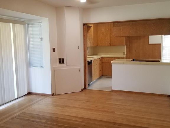 4th image of 2662 Delco Ave