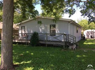 302 Pine St, Perry, KS 66073