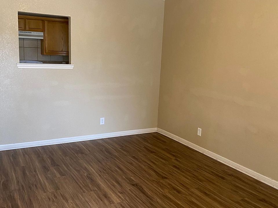 1st image of 208 Coby Dr Unit B