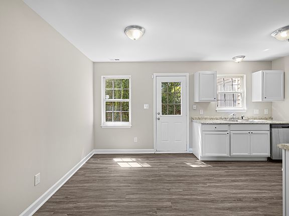 4th image of 1600 Briarmont Ct
