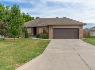 5528 W Bayberry Dr, Springfield, MO 65802