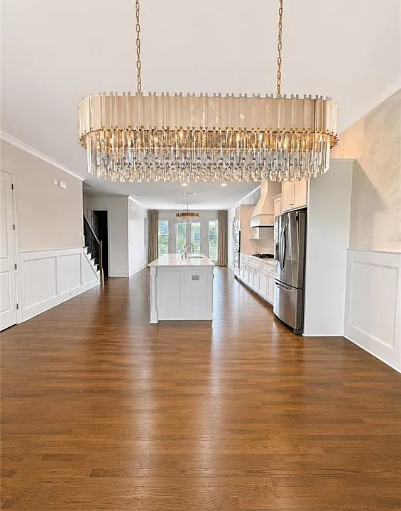 1915 Skyfall Cir NE