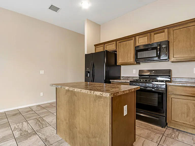 714 Hc Gilbert Minjares Dr — Photo 26