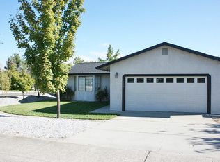 1204 Whistling Dr, Redding, CA 96003