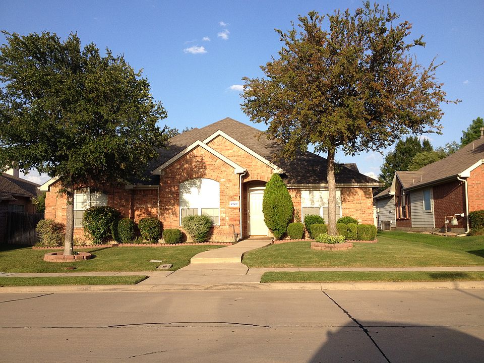 1st image of 2129 Wallbrook Dr