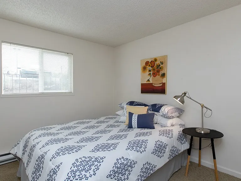 Parkhurst Apartments — Photo 11