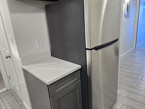 2nd image of 4415 De Reimer Ave Floor 1