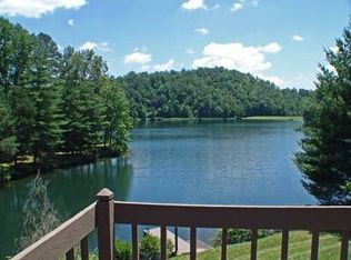 133 Galuyasdi Ct, Brevard, NC 28712