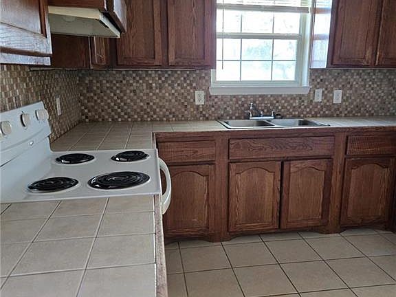 3rd image of 3704 S Wyndham Ave APT D