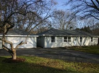 850 Raleigh Rd, Mundelein, IL 60060