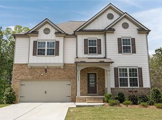 7566 Jennadee Dr, Fairburn, GA 30213