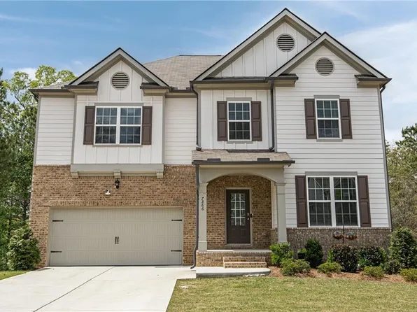 7566 Jennadee Dr, Fairburn, GA 30213