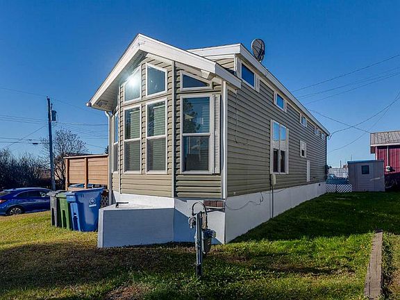 4th image of 5011 49th Ave #34A