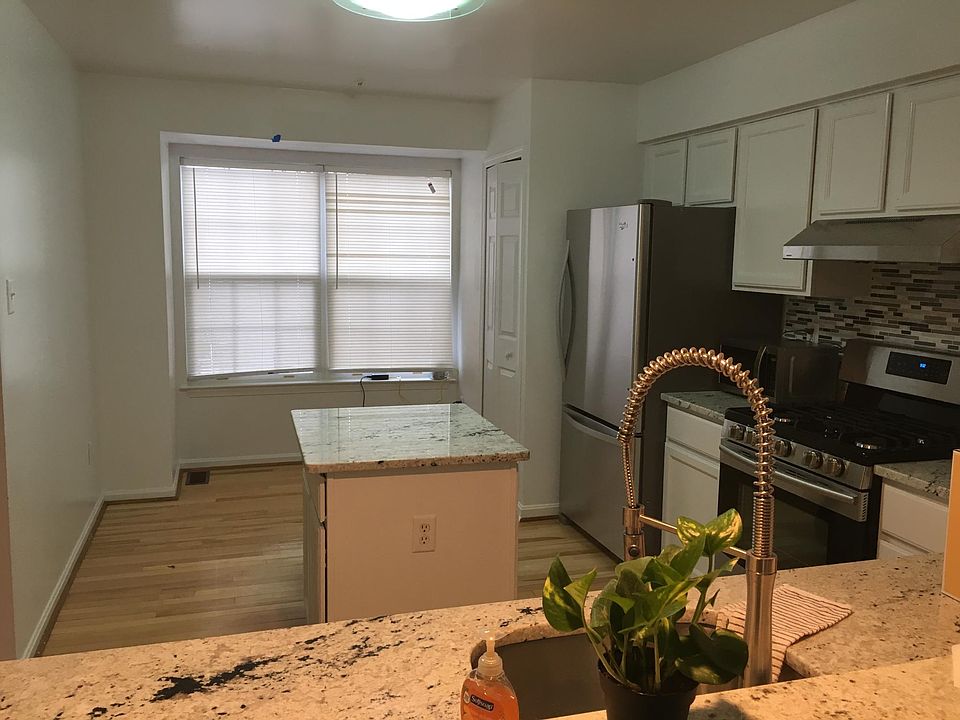 Full Kitchen upstair