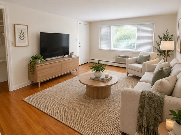 122-124 West Main Street LLC., 122 W Main St APT 7, Georgetown, MA 01833