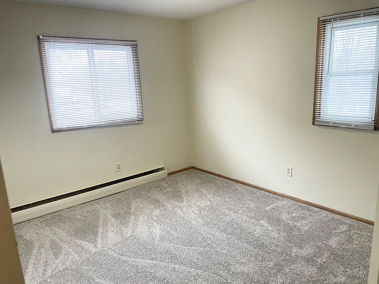 Oak Hills Apartments — Photo 22