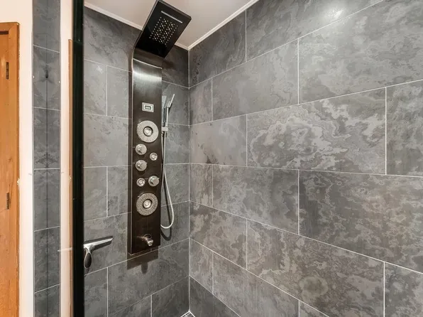 2110 Harmon Cove Tower image 28 of 50