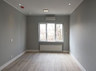 61-18 55th St #1R, Maspeth, NY 11378