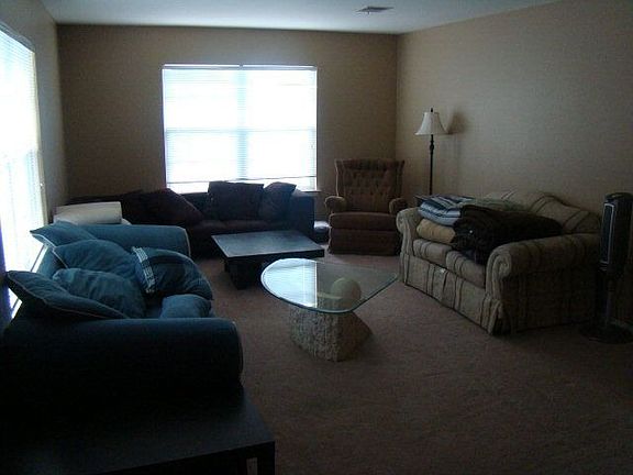5th image of 80 Elm Hill Ct
