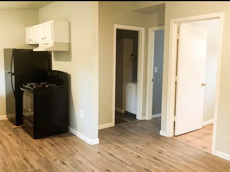 715 E Fort Towson Ave #5 — Photo 2