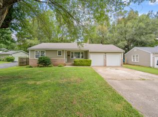 2528 S Sunset Ter, Springfield, MO 65804