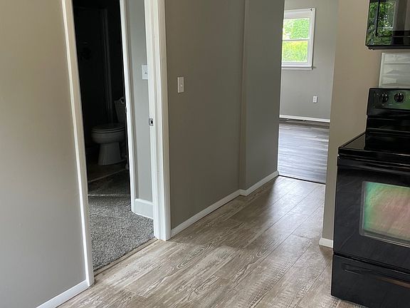 4th image of 517 W 10th St