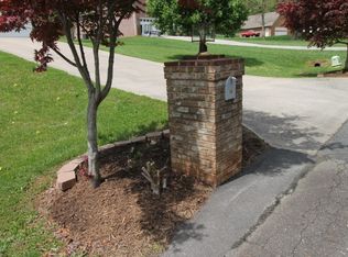 16 Greenway Dr, Granite Falls, NC 28630