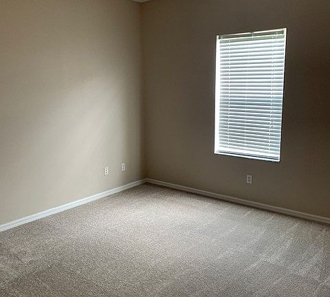 4th image of 1905 Acacia Dr