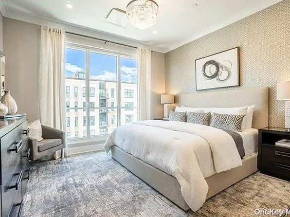 100 Garvies Point Road #1024, Glen Cove, NY 11542