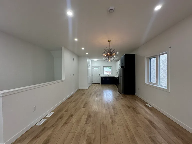 750 Moncton Ave — Photo 5