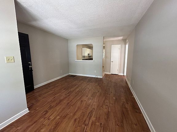 3rd image of 120 Churchill Cir #120