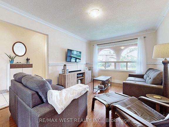 4th image of 139 Ranee Ave