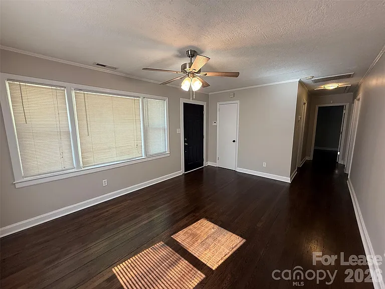 917 Spruce St — Photo 5