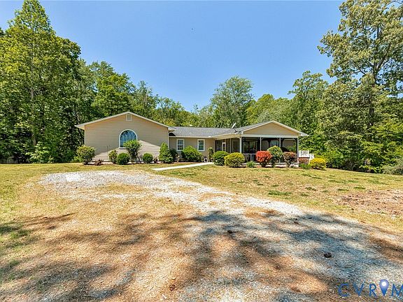 5th image of 102 Riverside Dr