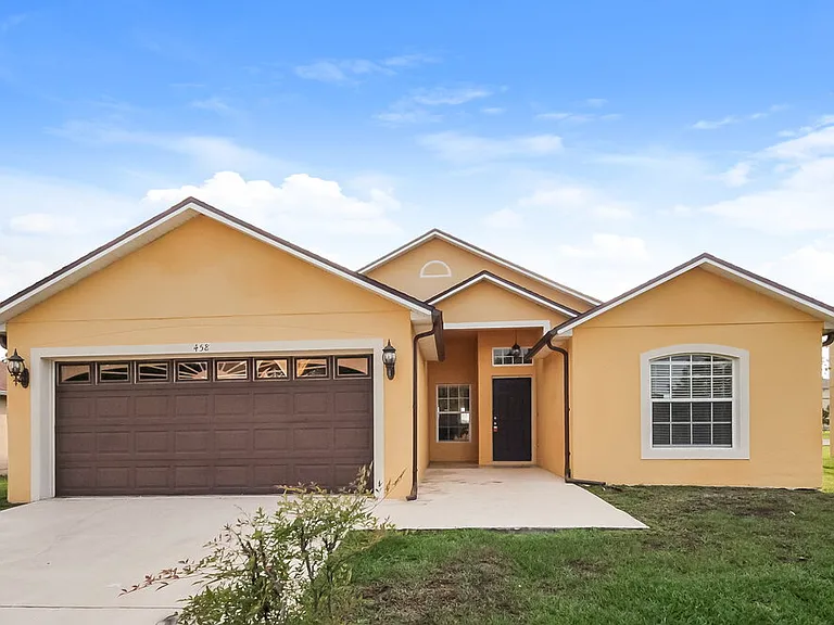 458 Tamarind Parke Ln — Photo 1