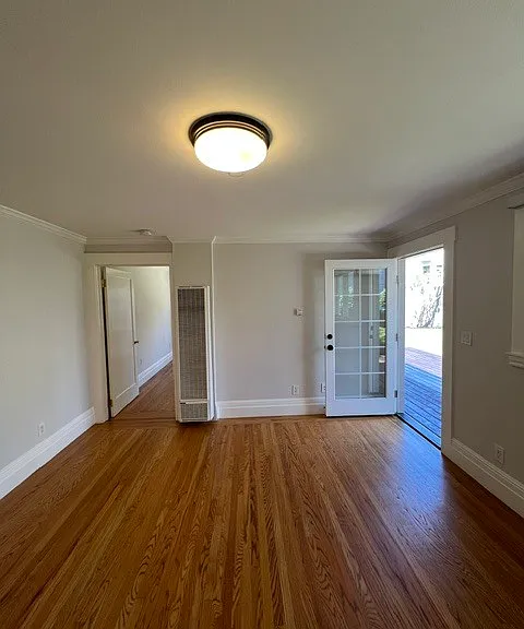 744 Oak St #10 — Photo 11