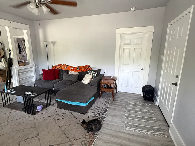 703 A St NE — Photo 17