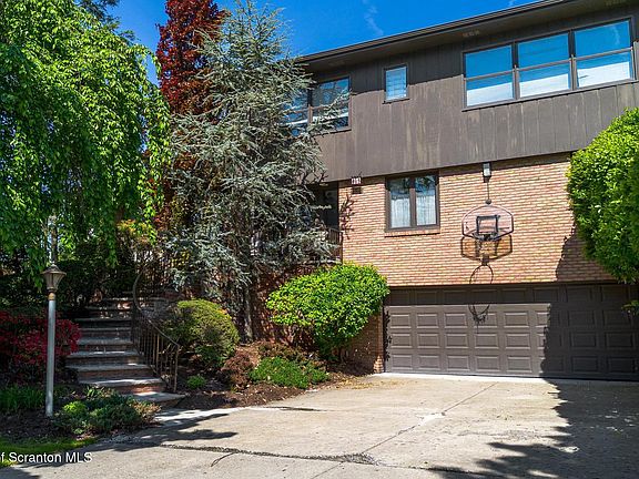 4th image of 621 Taylor Ave