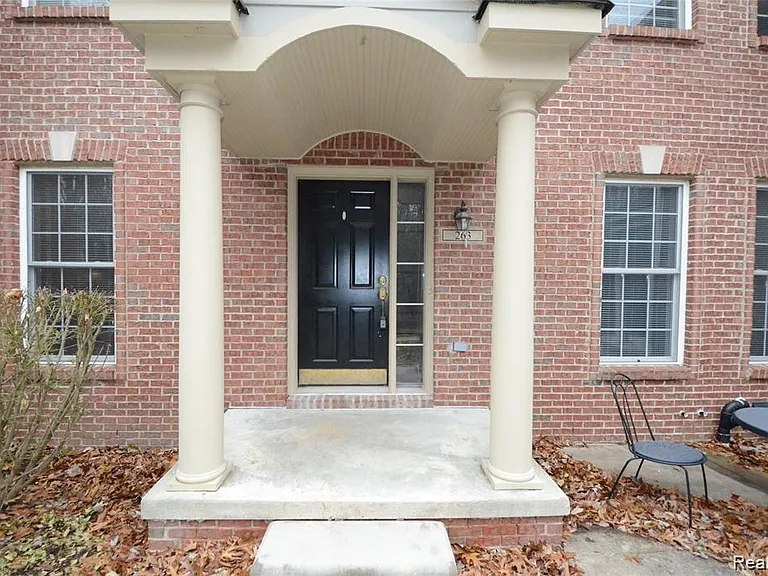 263 S Village Way #23 — Photo 2