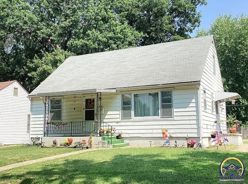 1st image of 618 NE Grattan St
