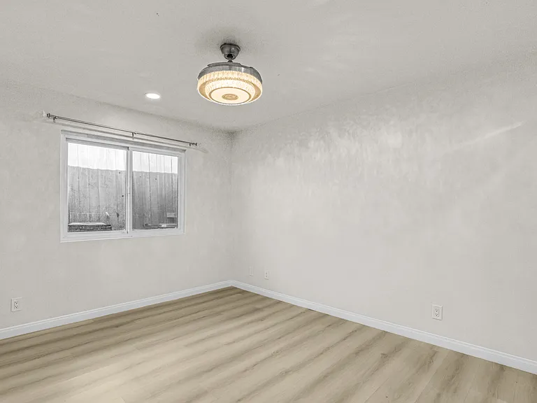 7701 Baird Ave — Photo 15