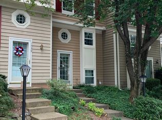 1541 Woodcrest Dr, Reston, VA 20194