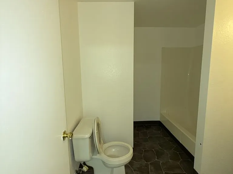 13445 Lakeshore Dr — Photo 12