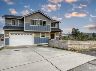 2471 Sand Dollar Rd W, Bremerton, WA 98312
