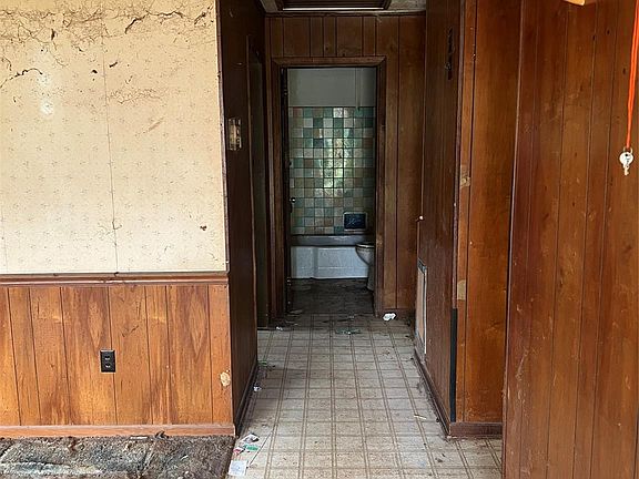 5th image of 541 S Trenton St